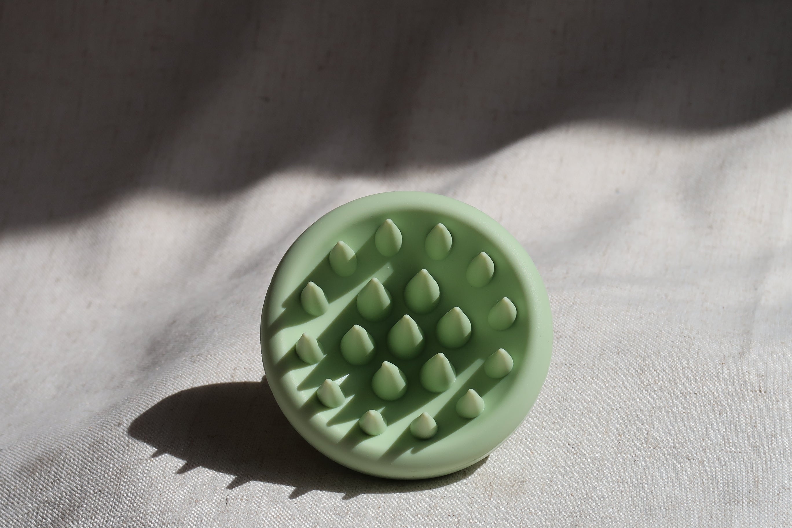 Scalp massage brush